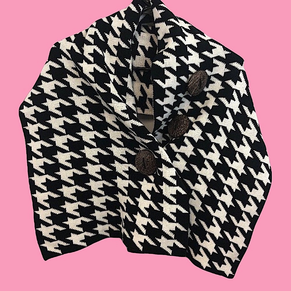 Houndstooth button wrap scarf